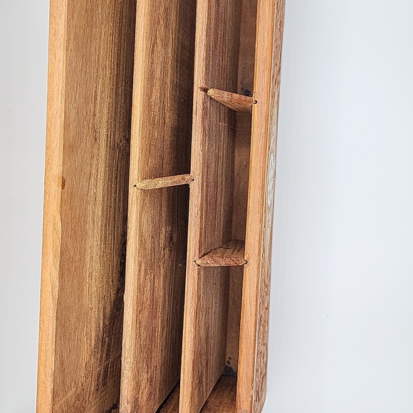 Vintage Carved Wooden Letter Holder With Inlaid Detail - Picture 3 of 6